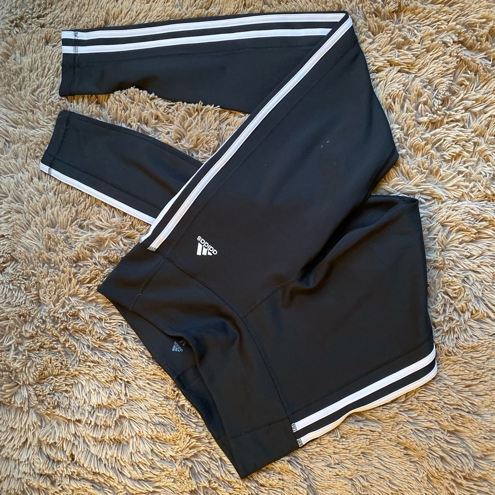 ✰ Adidas leggings ✰
